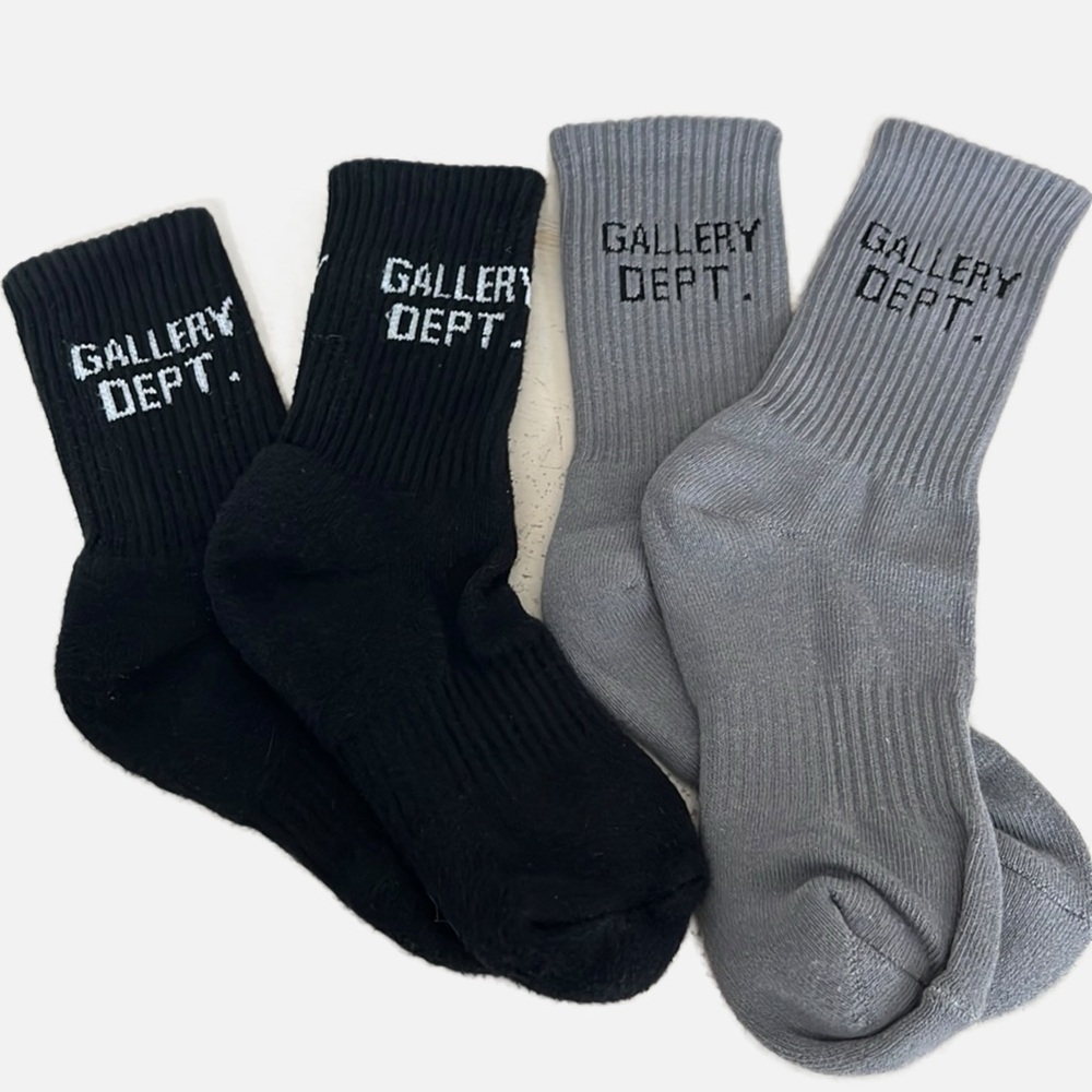 Gallery Dept. Set of 2 Pairs of Socks in Gray and Black